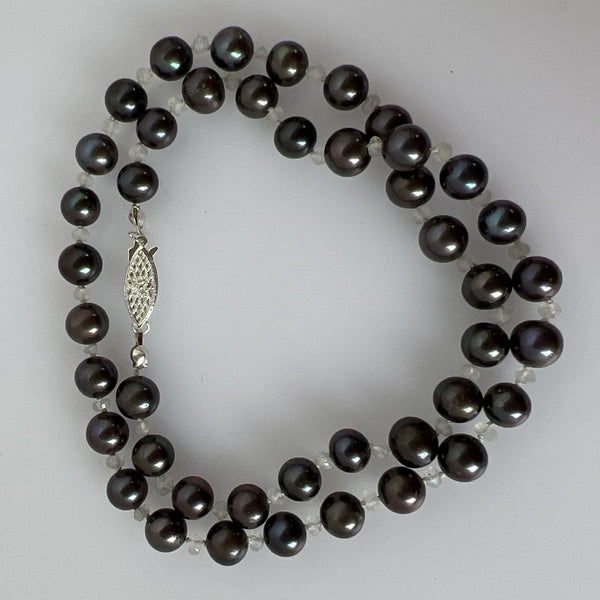AA burgundy/black fresh pearl with moonstone