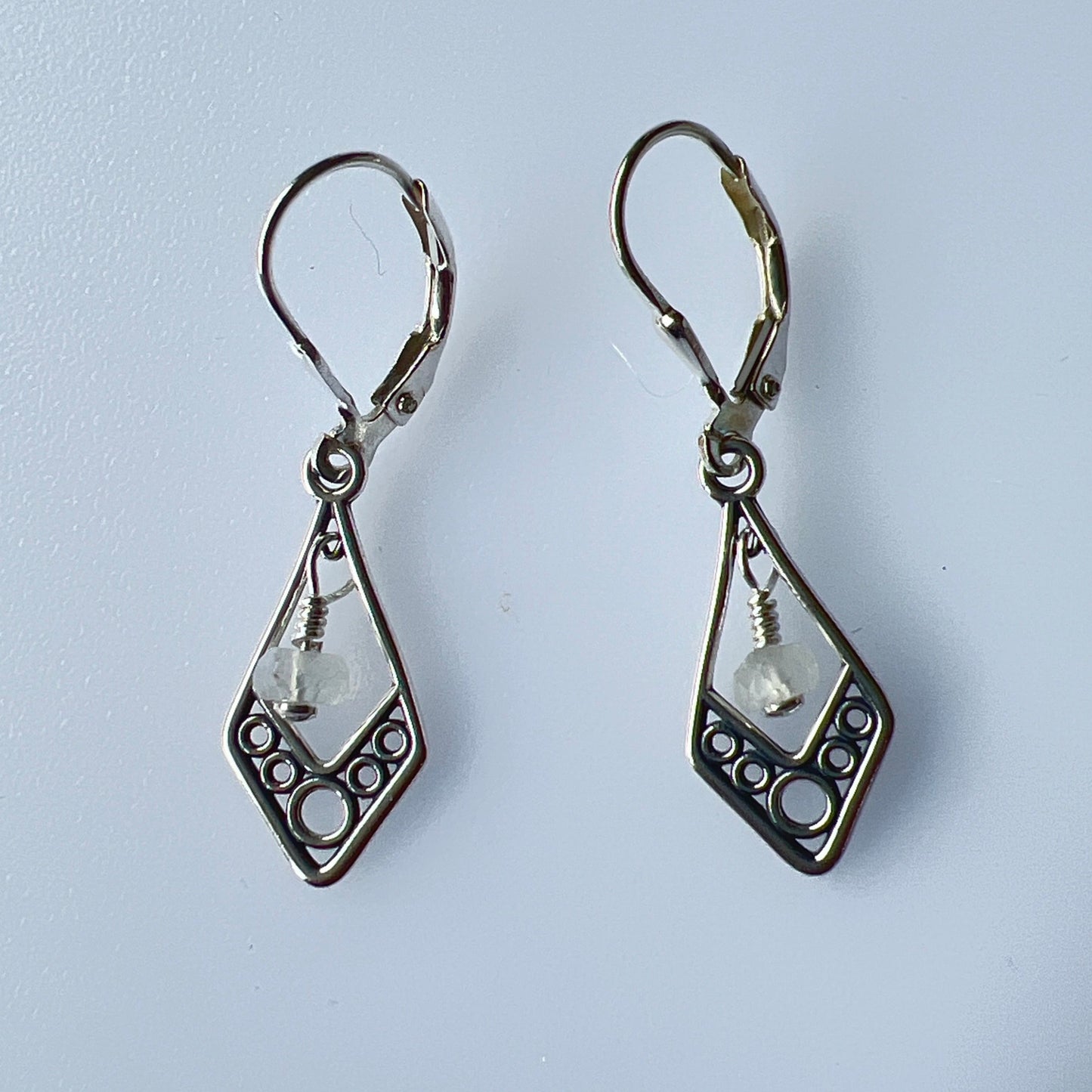 Sterrling Silver Filigree with Moonstone dangled 