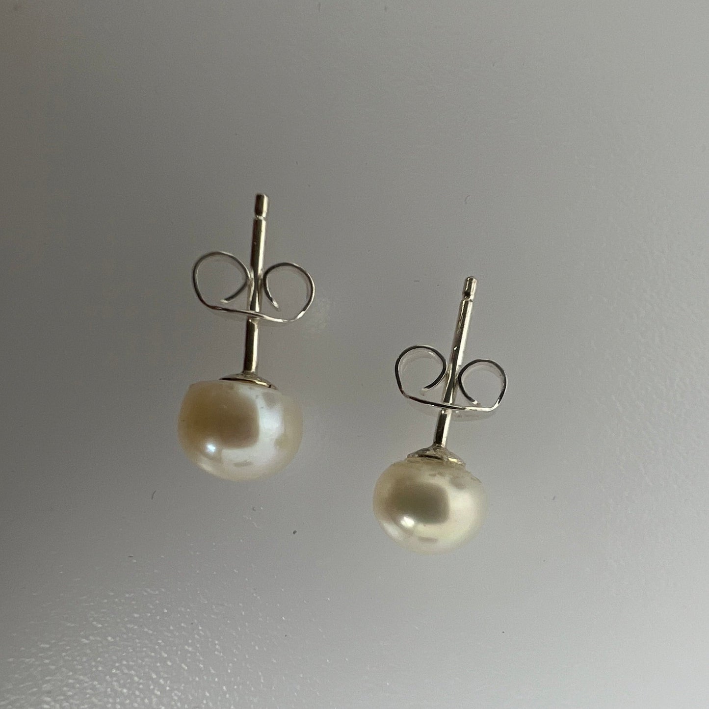 6mm Freshwater Pearl stud earrings