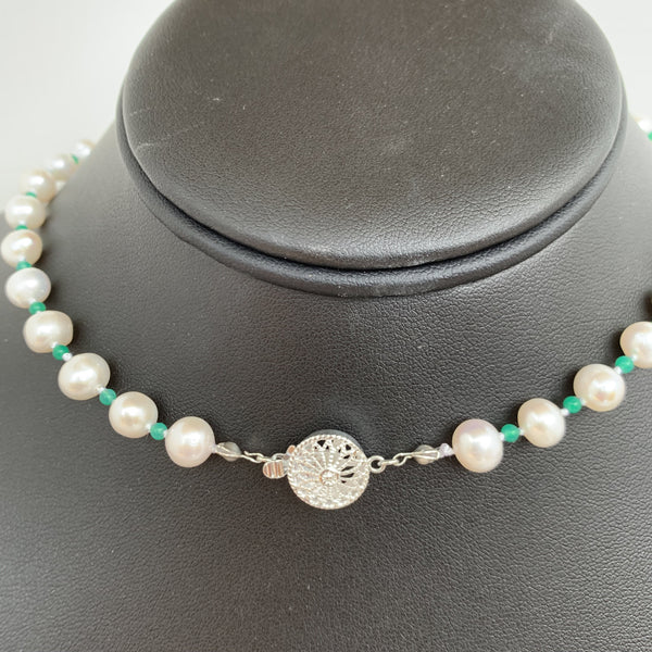AA freshwater pearl with Canadian jade