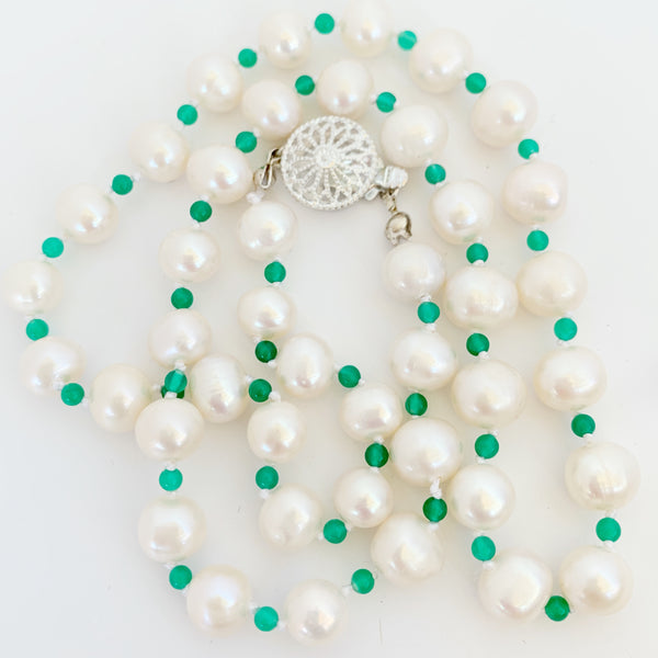 AA freshwater pearl with Canadian jade